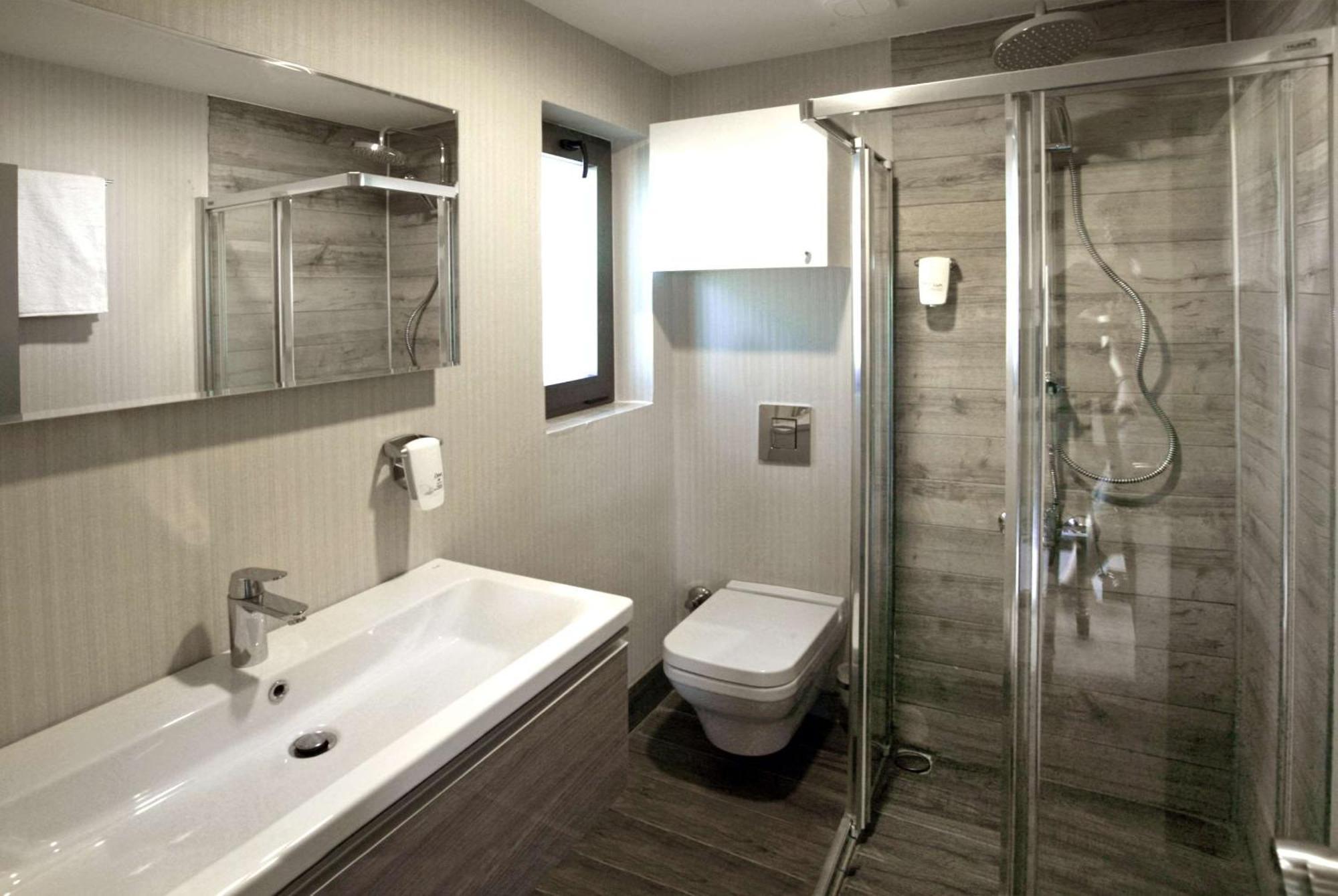 Corner Room,1366386944:JPEG